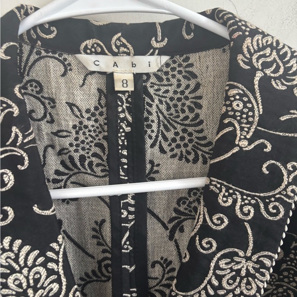 CAbi Eliza Brocade Tapestry Blazer 8 Black Cream Floral Artsy Romantic Classic - Picture 3 of 5